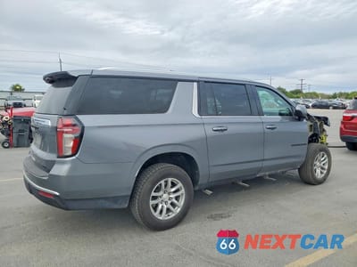 Trzecie zdjęcie samochodu z tyłu: 2021 CHEVROLET SUBURBAN K1500 LT VIN:1GNSKCKD8MR381982 - miniatura
