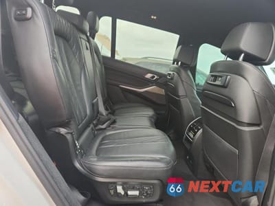 Zdjęcie 11 z 14 samochodu: 2021 BMW X7 XDRIVE40I VIN:5UXCW2C06M9F55279 - miniatura