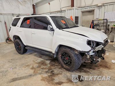 Czwarte zdjęcie samochodu z boku: 2019 TOYOTA 4RUNNER SR5 VIN:JTEBU5JR3K5696362 - miniatura