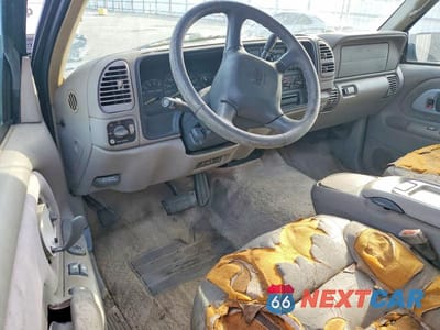 Zdjęcie 8 z 13 samochodu: 1998 CHEVROLET TAHOE K1500 VIN:3GNEK18R0WG124791 - miniatura