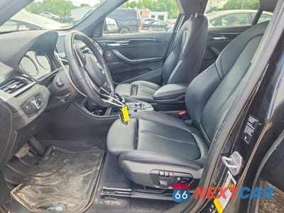 Zdjęcie 7 z 14 samochodu: 2020 BMW X1 XDRIVE28I VIN:WBXJG9C09L5P41399 - miniatura