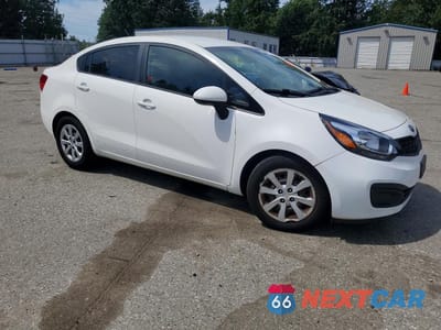 Czwarte zdjęcie samochodu z boku: 2015 KIA RIO LX VIN:KNADM4A37F6467196 - miniatura