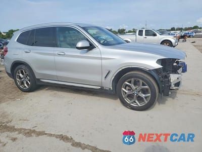 Czwarte zdjęcie samochodu z boku: 2020 BMW X3 SDRIVE30I VIN:5UXTY3C04L9D36786 - miniatura
