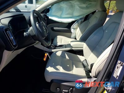 Zdjęcie 7 z 12 samochodu: 2021 VOLVO XC40 T5 MOMENTUM VIN:YV4162UK8M2478006 - miniatura
