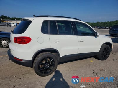 Trzecie zdjęcie samochodu z tyłu: 2017 VOLKSWAGEN TIGUAN S VIN:WVGBV7AX2HK049114 - miniatura