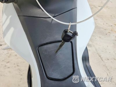 Zdjęcie 8 z 9 samochodu: 2015 HONDA PCX 150 VIN:RLHKF1803FY001154 - miniatura