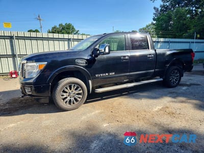 2017 NISSAN TITAN XD PLATINUM RESERVE 1N6BA1F45HN560615 - główne zdjęcie licytacji z USA - miniatura