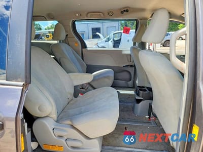 Zdjęcie 11 z 13 samochodu: 2013 TOYOTA SIENNA L 7-PASSENGER VIN:5TDZK3DCXDS365568 - miniatura