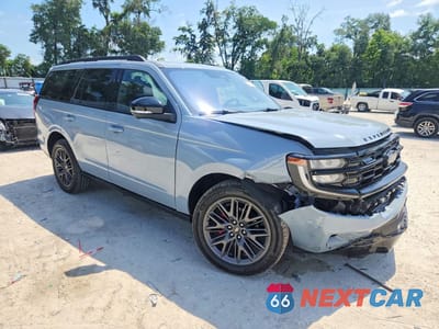Czwarte zdjęcie samochodu z boku: 2025 FORD EXPEDITION PLATINUM VIN:1FMJU1MG9SEA45493 - miniatura