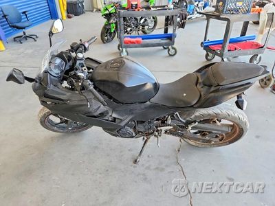 Trzecie zdjęcie samochodu z tyłu: 2023 KAWASAKI EX400 VIN:JKAEXKH17PDAR1469 - miniatura