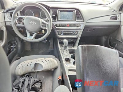 Zdjęcie 8 z 12 samochodu: 2019 HYUNDAI SONATA SE VIN:5NPE24AF2KH777098 - miniatura