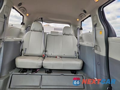 Zdjęcie 10 z 13 samochodu: 2013 TOYOTA SIENNA XLE 8-PASSENGER VIN:5TDYK3DC7DS289352 - miniatura