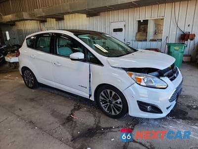 Czwarte zdjęcie samochodu z boku: 2017 FORD C-MAX TITANIUM VIN:1FADP5DU5HL109738 - miniatura
