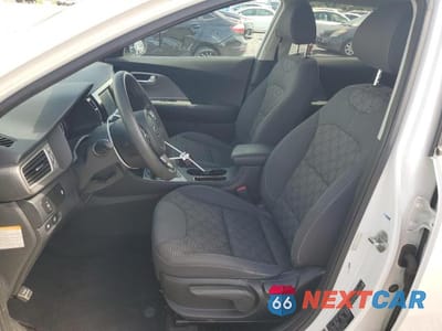 Zdjęcie 7 z 13 samochodu: 2017 KIA NIRO LX VIN:KNDCB3LC5H5055895 - miniatura