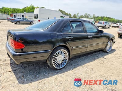 Trzecie zdjęcie samochodu z tyłu: 1999 MERCEDES-BENZ E 320 VIN:WDBJF65H2XA909770 - miniatura