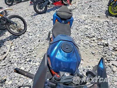 Piąte zdjęcie samochodu w środku: 2024 KTM 390 RC VIN:MD2JYJ401RN209920 - miniatura