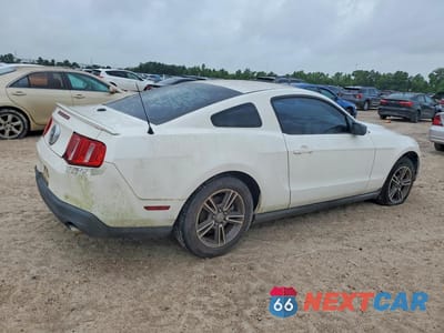 Trzecie zdjęcie samochodu z tyłu: 2010 FORD MUSTANG VIN:1ZVBP8ANXA5107541 - miniatura