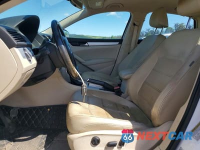 Zdjęcie 7 z 12 samochodu: 2012 VOLKSWAGEN PASSAT SE VIN:1VWBP7A34CC027613 - miniatura
