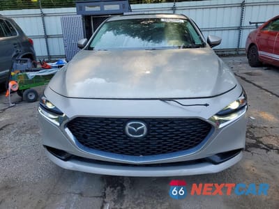 Piąte zdjęcie samochodu w środku: 2022 MAZDA 3 PREFERRED VIN:JM1BPBCL6N1500221 - miniatura