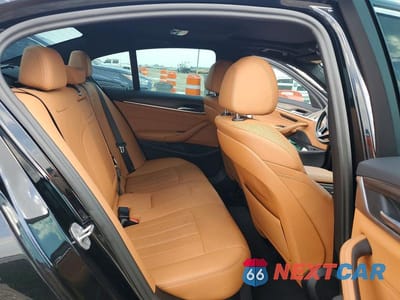 Zdjęcie 10 z 12 samochodu: 2023 BMW 530 I VIN:WBA53BH03PCN19076 - miniatura