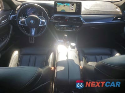 Zdjęcie 8 z 12 samochodu: 2021 BMW M550XI VIN:WBA13BK0XMCG13736 - miniatura