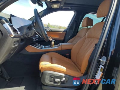 Zdjęcie 7 z 13 samochodu: 2025 BMW X5 XDRIVE40I VIN:5UX23EU03S9Z52432 - miniatura