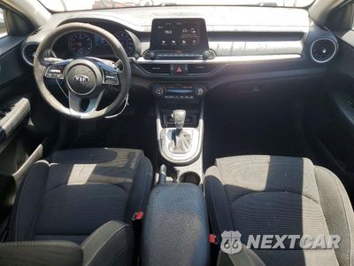 Zdjęcie 8 z 12 samochodu: 2019 KIA FORTE LXS VIN:3KPF24AD0KE062134 - miniatura