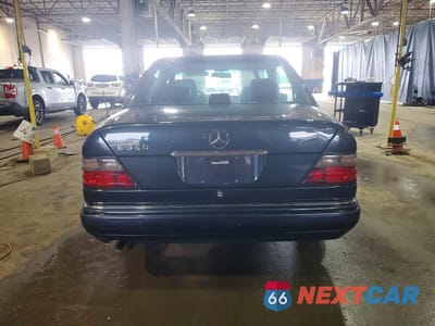 Zdjęcie 6 z 12 samochodu: 1995 MERCEDES-BENZ E 320 BASE/320 SPECIAL VIN:WDBEA32EXSC258779 - miniatura