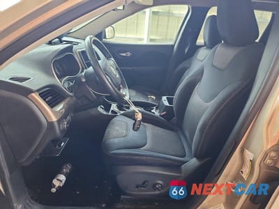 Zdjęcie 7 z 13 samochodu: 2014 JEEP CHEROKEE LATITUDE VIN:1C4PJLCS2EW186686 - miniatura