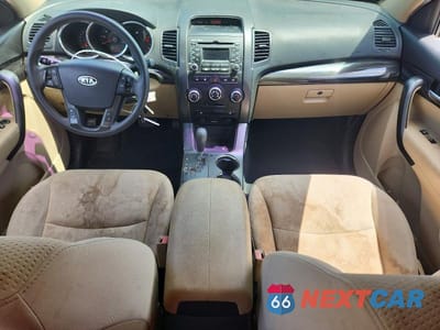 Zdjęcie 8 z 13 samochodu: 2011 KIA SORENTO LX VIN:5XYKT3A13BG119344 - miniatura