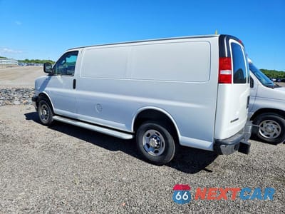 Drugie zdjęcie samochodu z przodu: 2024 CHEVROLET EXPRESS G2500 VIN:1GCWGAFP9R1210474 - miniatura
