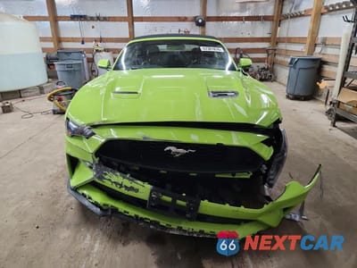 Piąte zdjęcie samochodu w środku: 2020 FORD MUSTANG VIN:1FATP8UH9L5113157 - miniatura