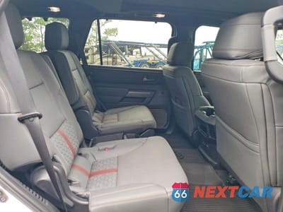 Zdjęcie 11 z 13 samochodu: 2026 TOYOTA SEQUOIA CAPSTONE VIN:7SVAAABA3TX076228 - miniatura