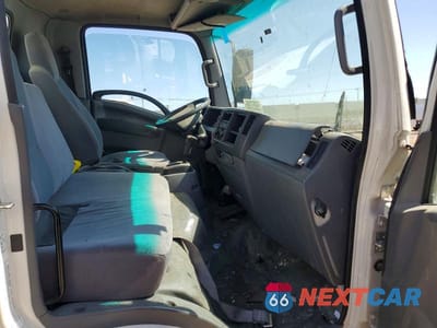 Zdjęcie 11 z 13 samochodu: 2016 ISUZU NQR BOX TRUCK VIN:JALE5W167G7900262 - miniatura