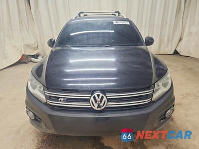 Piąte zdjęcie samochodu w środku: 2016 VOLKSWAGEN TIGUAN S VIN:WVGAV7AX2GW067339 - miniatura