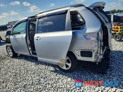 Drugie zdjęcie samochodu z przodu: 2015 TOYOTA SIENNA SPORT VIN:5TDXK3DC4FS598694 - miniatura