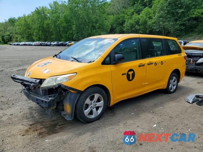 2017 TOYOTA SIENNA L 7-PASSENGER 5TDZZ3DC2HS845895 - główne zdjęcie licytacji z USA - miniatura