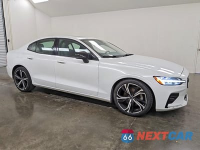 Czwarte zdjęcie samochodu z boku: 2024 VOLVO S60 CORE VIN:7JRL12FK2RG319002 - miniatura