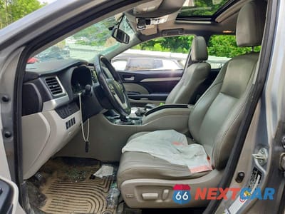 Zdjęcie 7 z 13 samochodu: 2015 TOYOTA HIGHLANDER XLE VIN:5TDJKRFH2FS140699 - miniatura