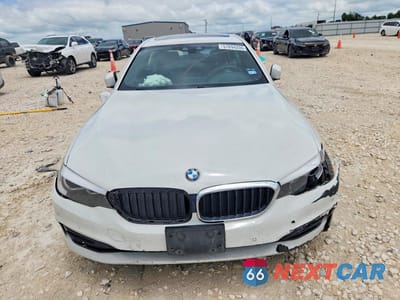 Piąte zdjęcie samochodu w środku: 2020 BMW 530 I VIN:WBAJR3C02LCE01916 - miniatura