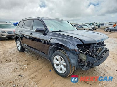 Czwarte zdjęcie samochodu z boku: 2018 VOLKSWAGEN ATLAS SE VIN:1V2DR2CA9JC540551 - miniatura