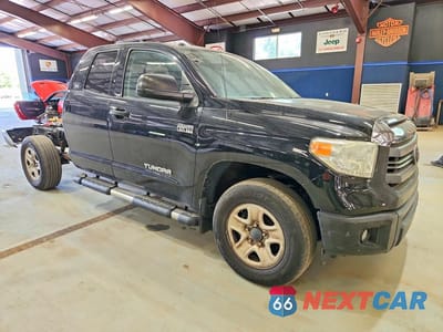Czwarte zdjęcie samochodu z boku: 2015 TOYOTA TUNDRA VIN:5TFUY5F1XFX428441 - miniatura