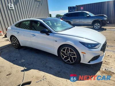 Czwarte zdjęcie samochodu z boku: 2021 HYUNDAI SONATA N LINE VIN:5NPEK4JCXMH125967 - miniatura