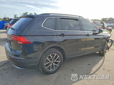 Trzecie zdjęcie samochodu z tyłu: 2019 VOLKSWAGEN TIGUAN SE VIN:3VV3B7AXXKM115993 - miniatura