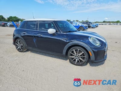 Czwarte zdjęcie samochodu z boku: 2022 MINI COOPER VIN:WMW33DK06N2P66025 - miniatura