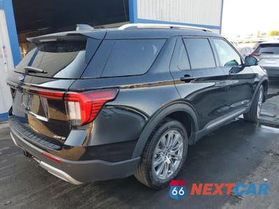 Trzecie zdjęcie samochodu z tyłu: 2026 FORD EXPLORER PLATINUM VIN:1FMUK8HH6TGA37470 - miniatura