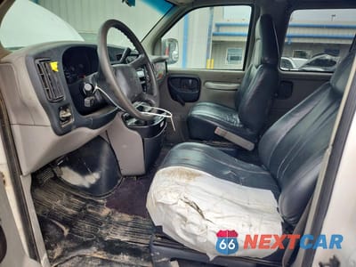 Zdjęcie 7 z 13 samochodu: 1998 GMC SAVANA G3500 VIN:1GJHG39R3W1090550 - miniatura