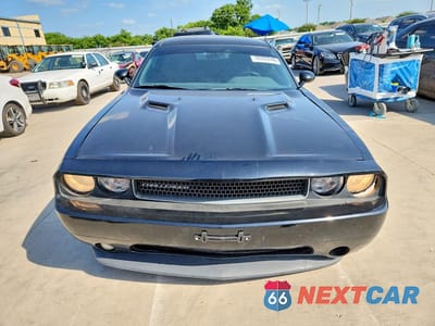 Piąte zdjęcie samochodu w środku: 2013 DODGE CHALLENGER SXT VIN:2C3CDYAG3DH530402 - miniatura