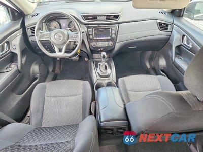 Zdjęcie 8 z 14 samochodu: 2018 NISSAN ROGUE S VIN:5N1AT2MT4JC852262 - miniatura