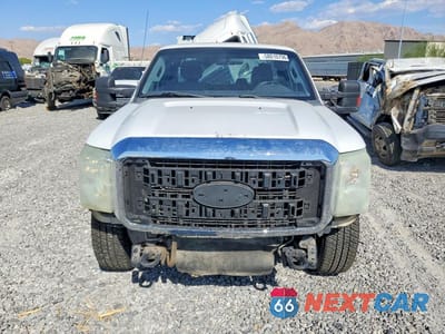 Piąte zdjęcie samochodu w środku: 2011 FORD F250 SUPER DUTY VIN:1FT7X2A60BEA57491 - miniatura
